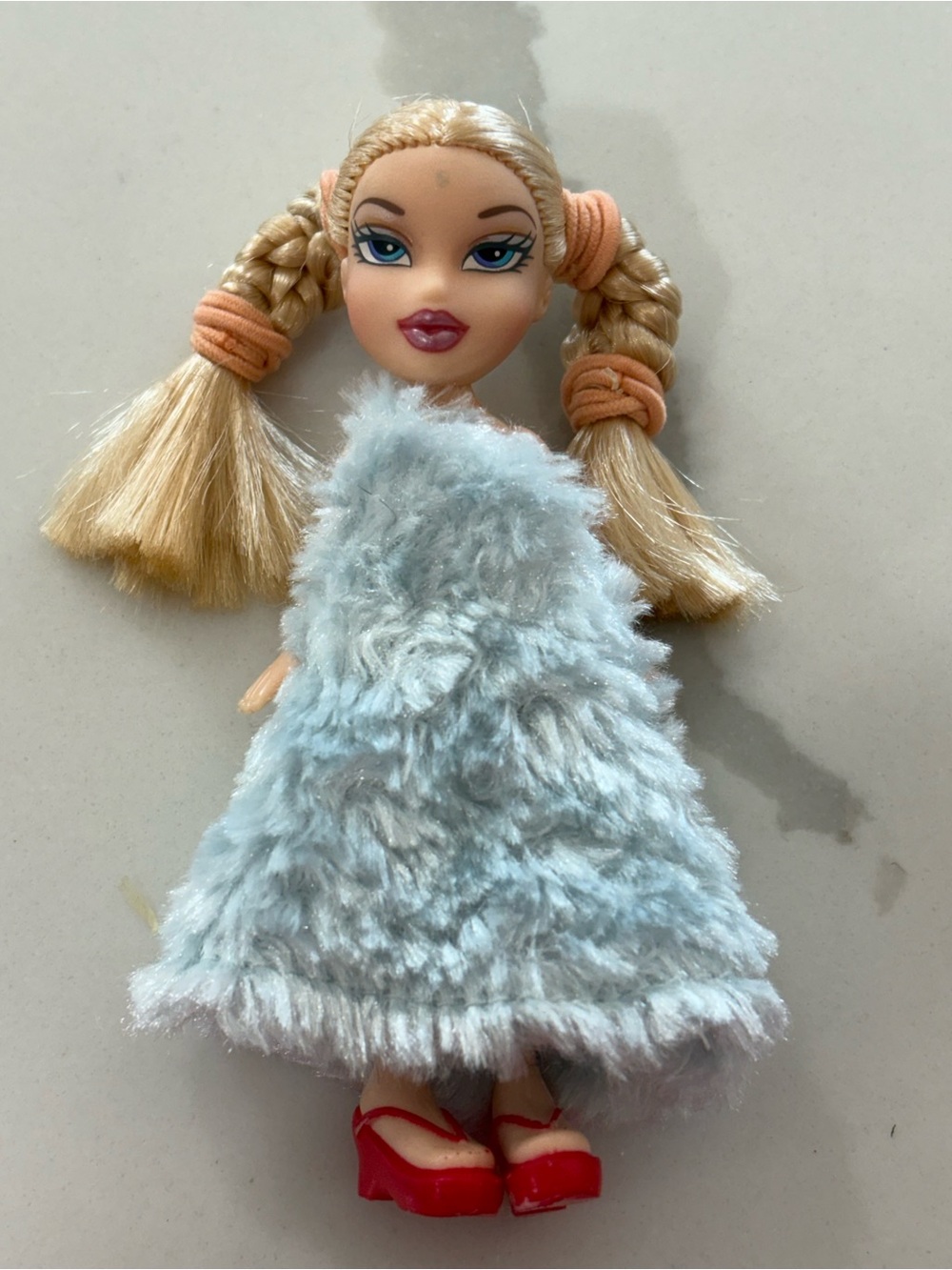 Bratz Kidz Chloe 4” Mini Doll MGA 2002 Blonde Pigtails Blue Fuzzy Dress